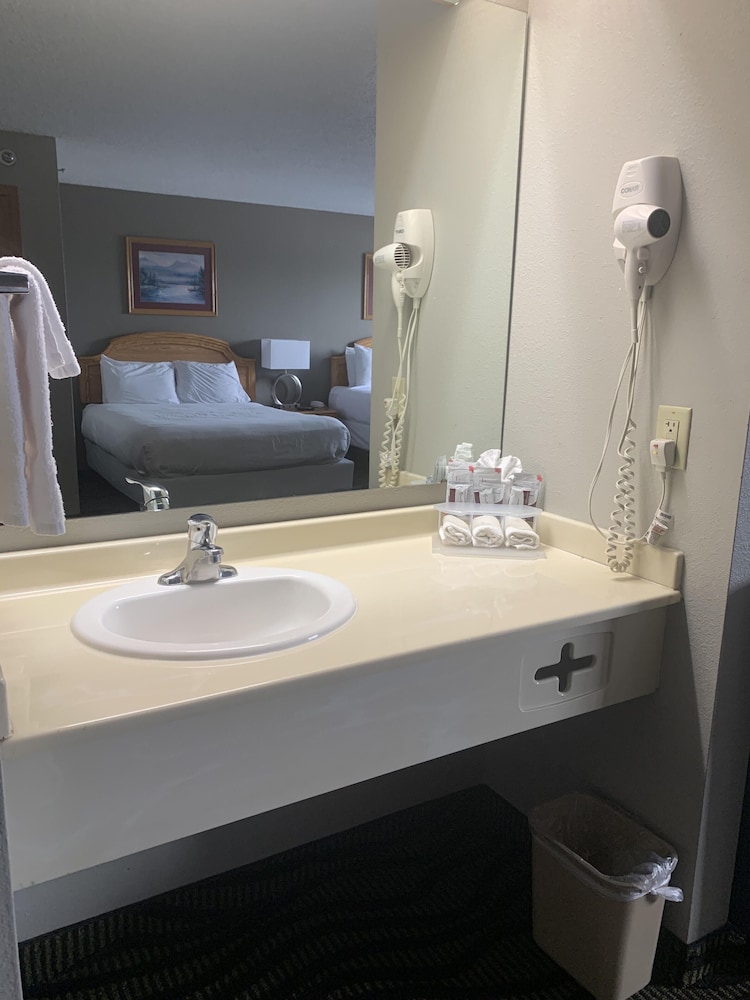 Suite, Multiple Beds, Refrigerator & Microwave photo 2