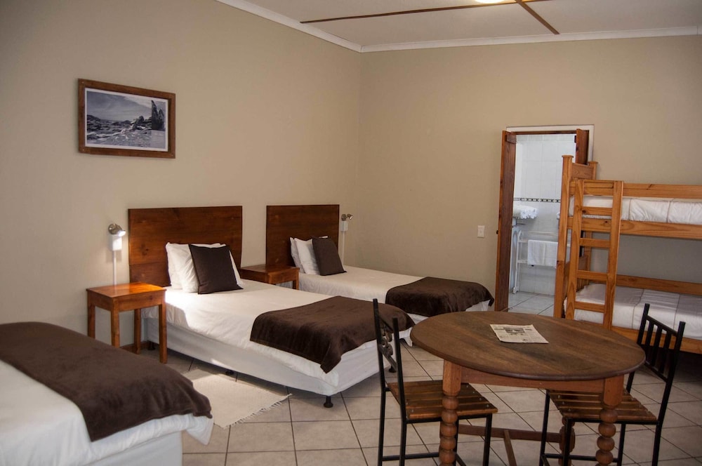 Deluxe Family Suite photo 2