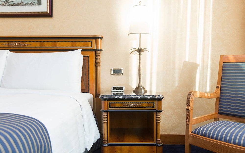 Family Room, 1 King Bed