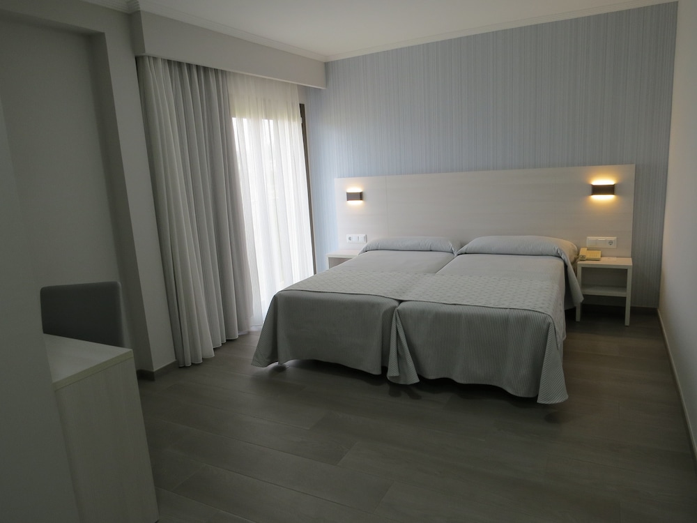 Triple Room (2 adults + 1 child)