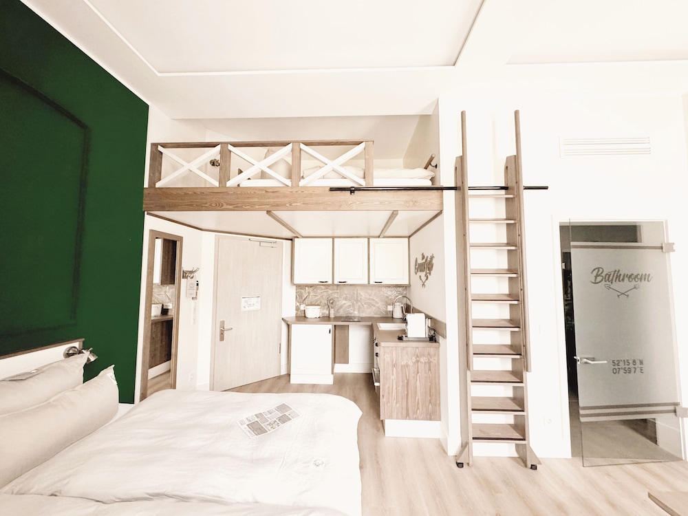Loft, Pets Allowed, Garden View