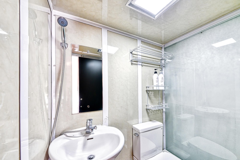 Basic Room, 1 Bedroom (Glamping (Random)) photo 2