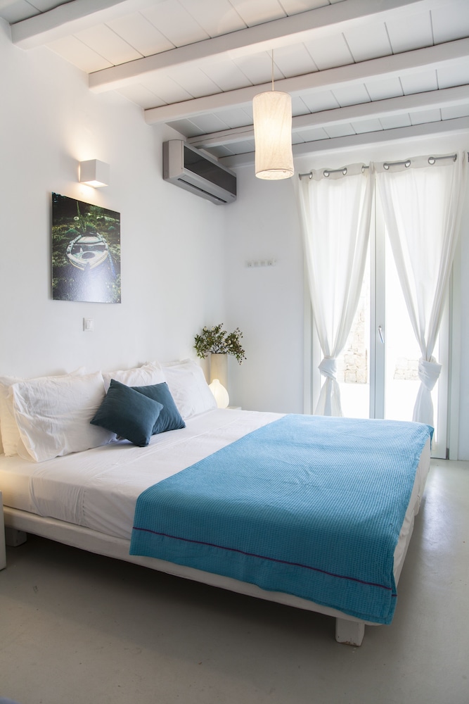 Design Villa, 4 Bedrooms, Ocean View (Levanda)