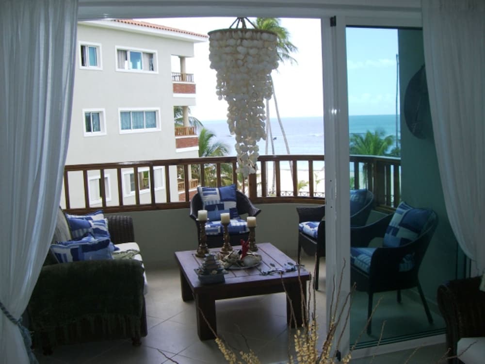 Villa photo 2