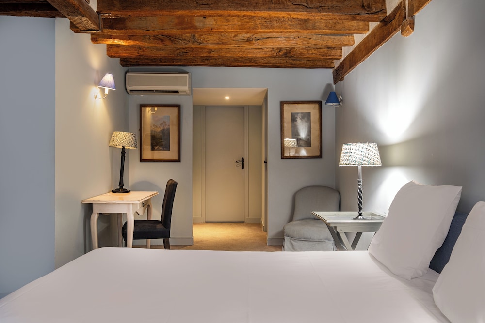 Comfort Room - Photo 6
