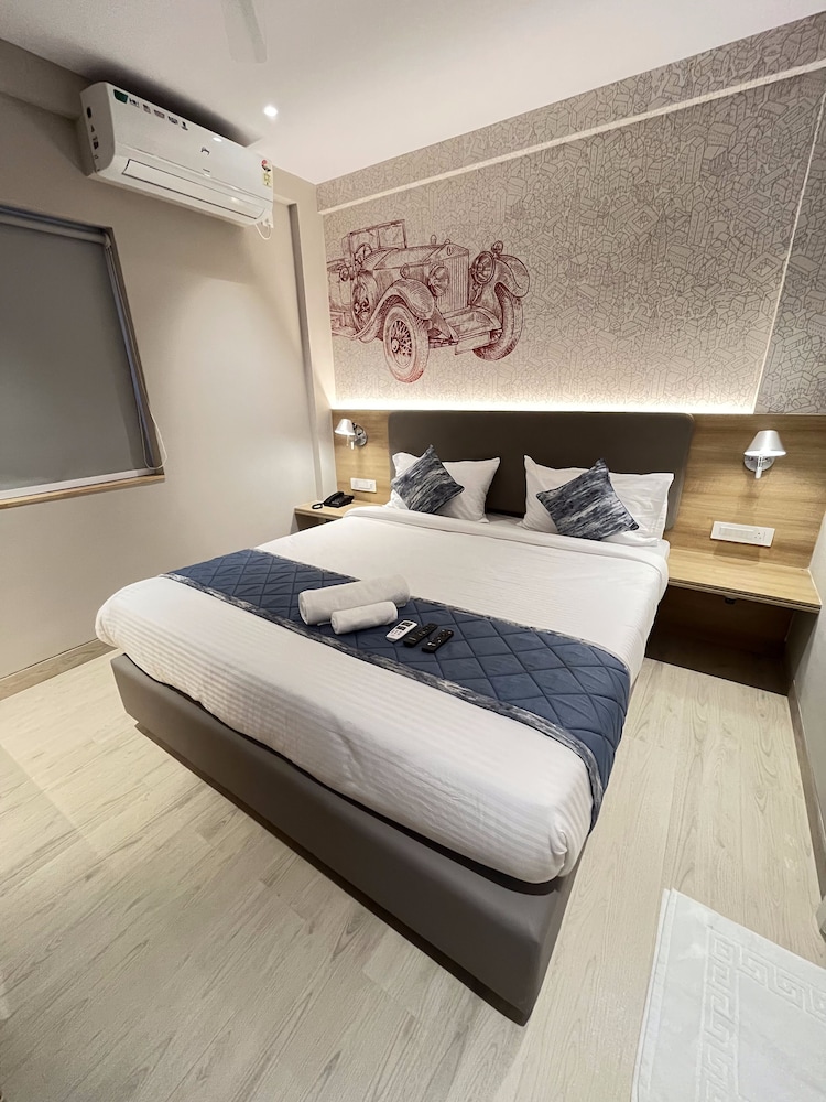 Luxury Room, City View