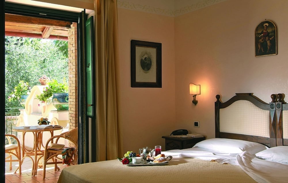 Superior Triple Room, Terrace, Partial Sea View