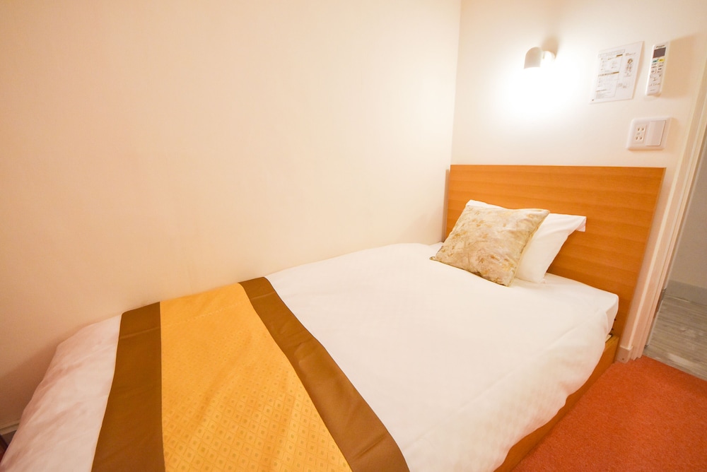 Basic Twin Room, 2 Twin Beds, Non Smoking, Ground Floor - Photo 8