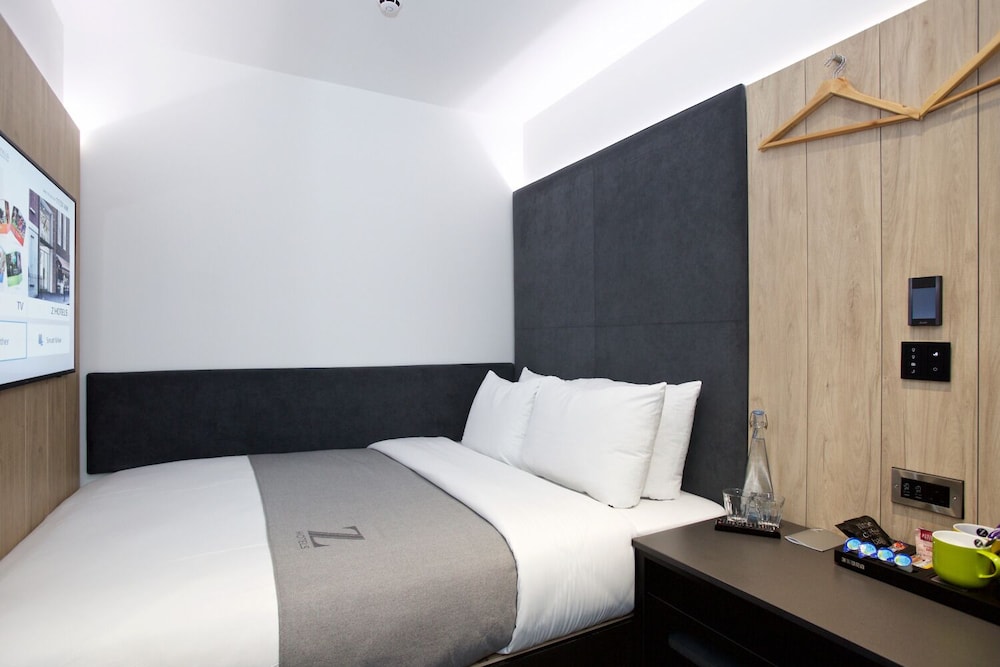 The Z Hotel City - Photo 3