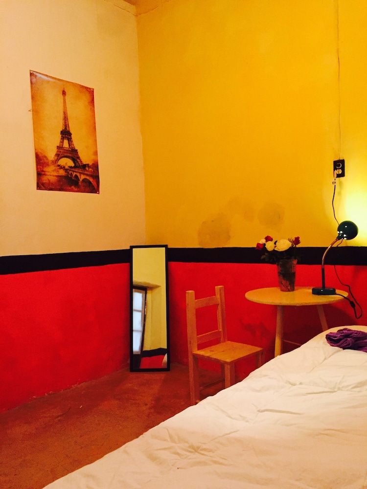 Basic Double Room, 1 King Bed photo 3