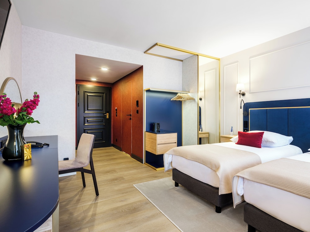 Standard Twin Room - Photo 6