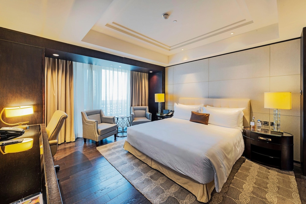 House, Multiple Beds, City View - Photo 5
