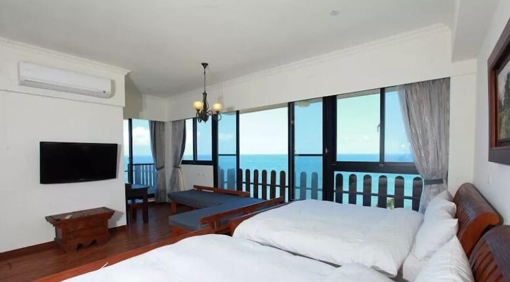 Quadruple Room, Ocean View photo 1