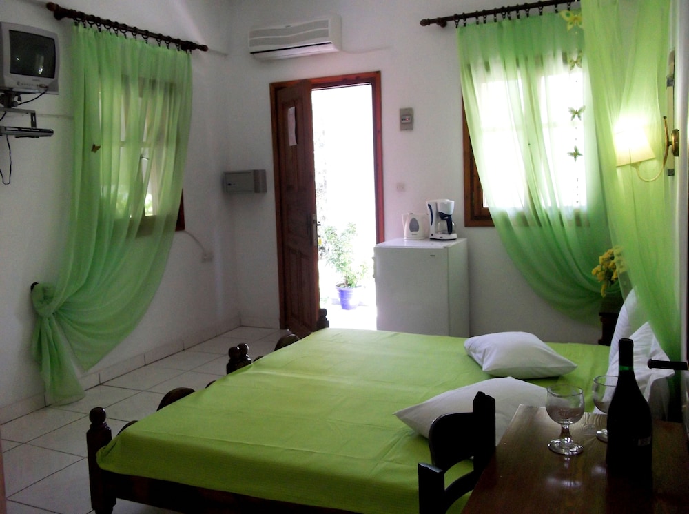 Standard Room photo 2