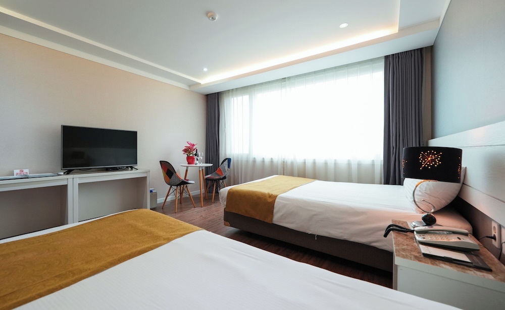 Superior Deluxe Twin Room - Photo 9