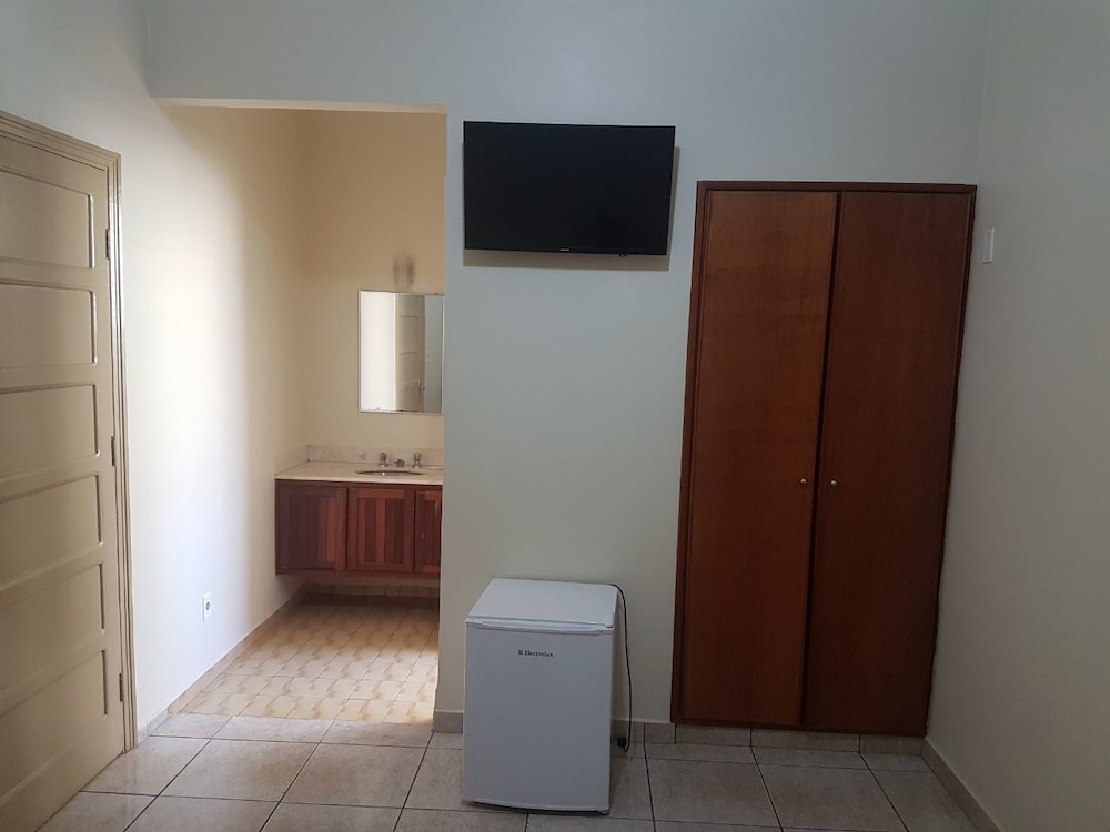 Room, 2 Bedrooms photo 3