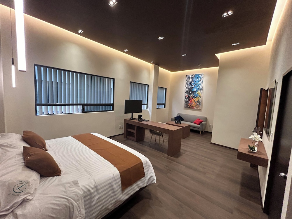 Superior Studio Suite photo 1