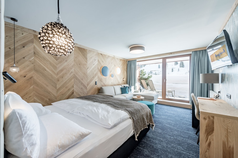 Livestyle-Suite over the Top photo 2