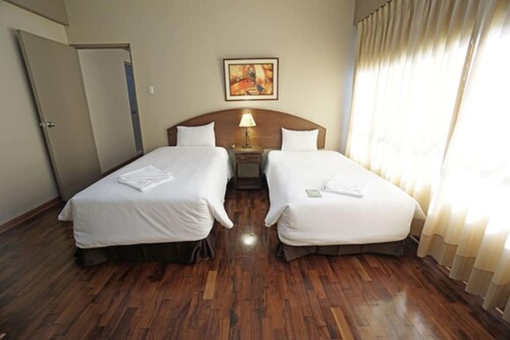Family Suite, 3 Bedrooms, 2 Bathrooms photo 2