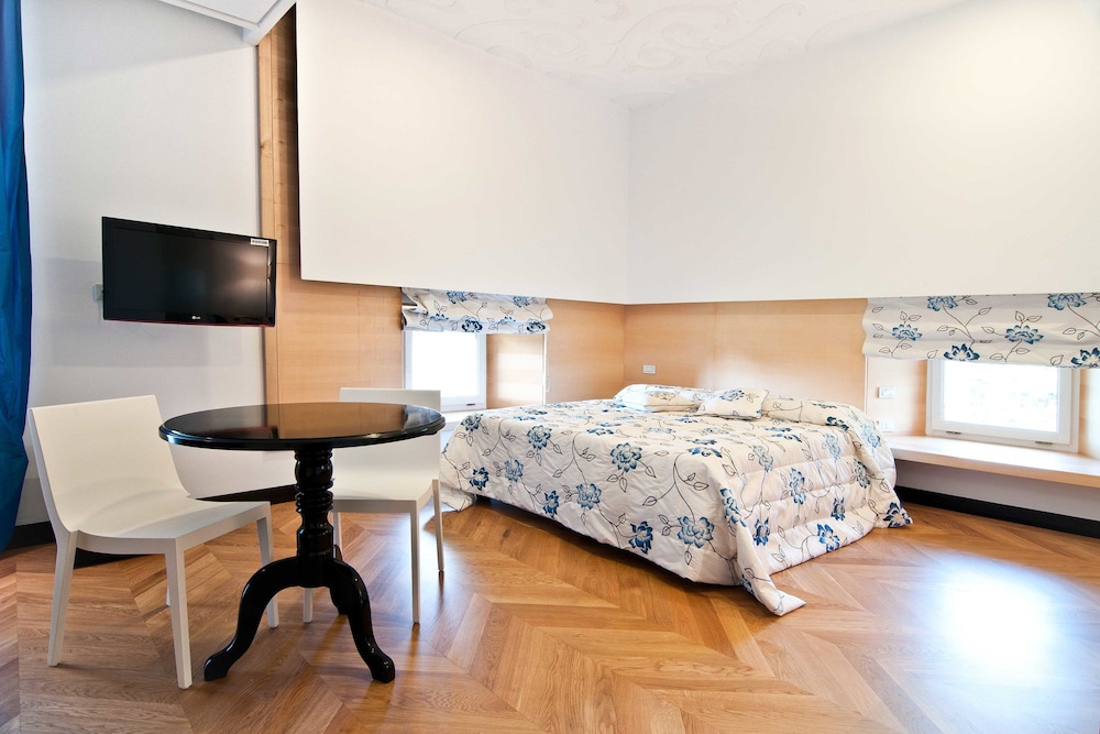 Deluxe Double Room, Park View (6/8) photo 1