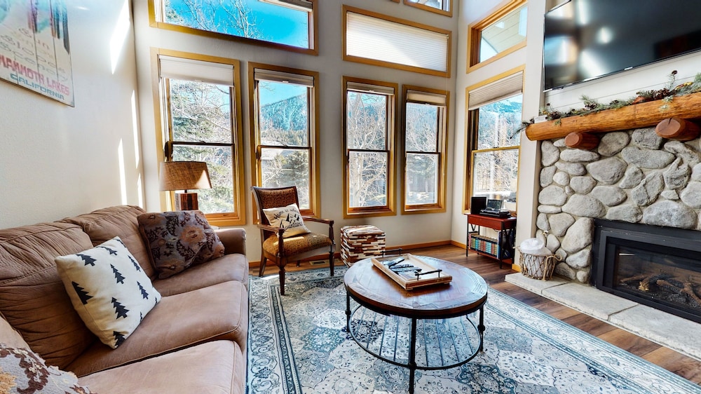Condo, 2 Bedrooms