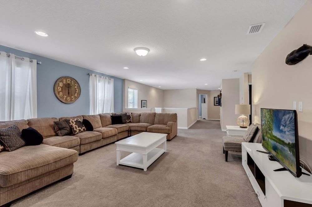 House, Multiple Bedrooms