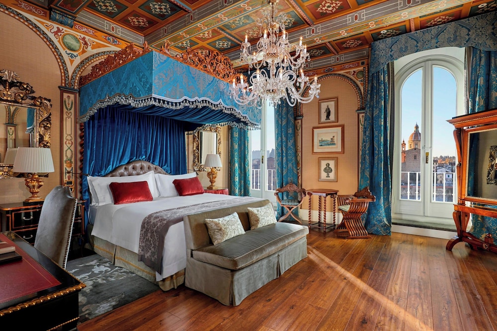 Royal Suite, 1 King Bed, Balcony, River View