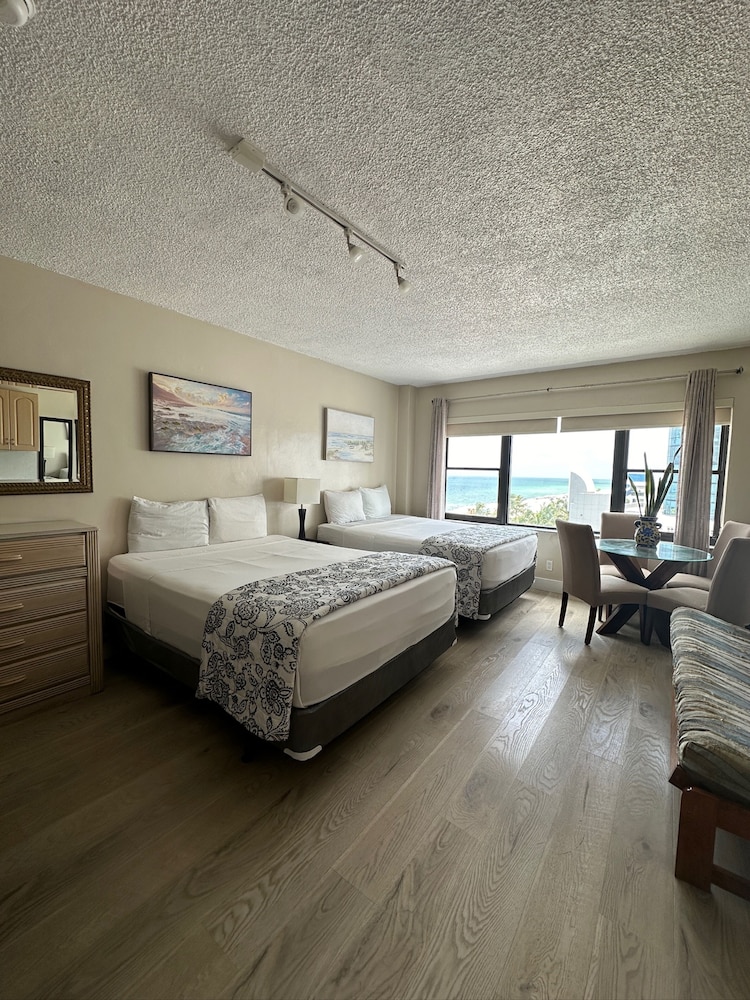 Traditional Studio, 2 Double Beds, Non Smoking