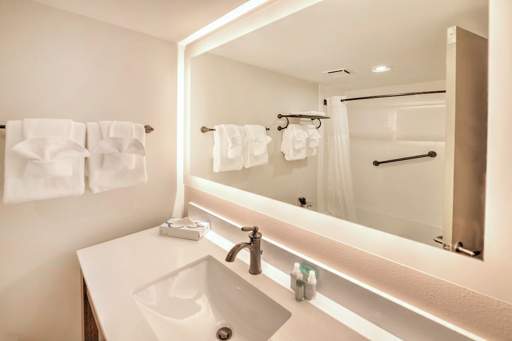 Family Suite, 1 Bedroom, Kitchen, Ocean View - Photo 5