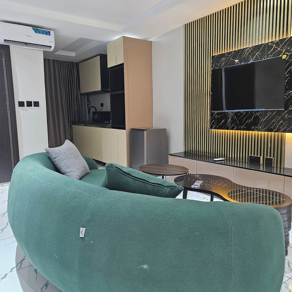 Deluxe Suite, 1 King Bed, Kitchenette