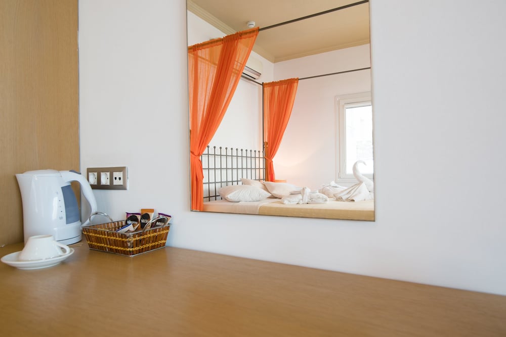 Royal Suite, Jetted Tub - Photo 2