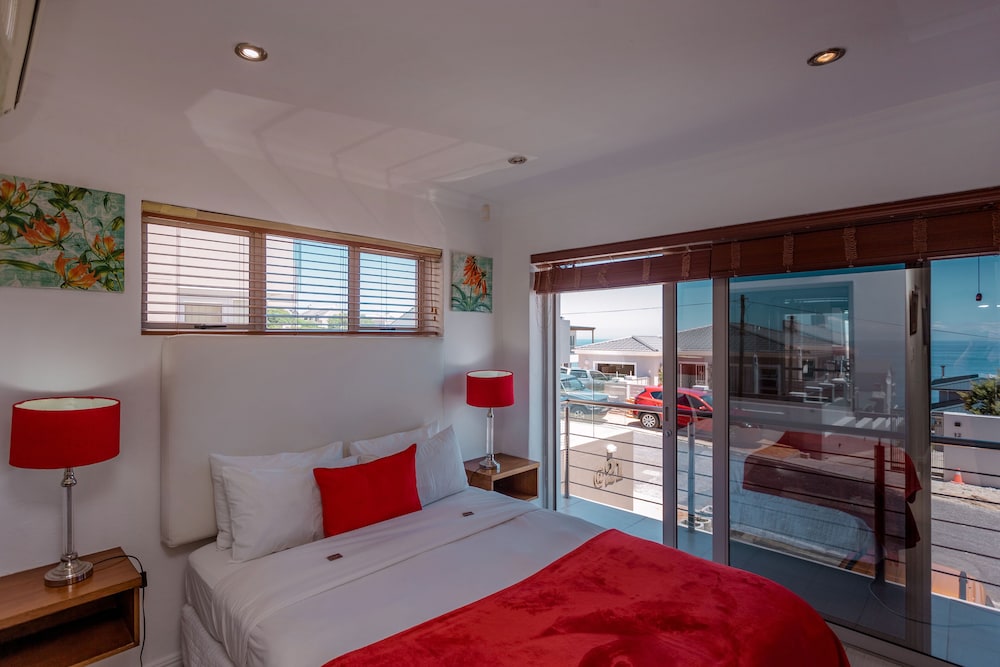Basic Double Room, Non Smoking, Sea View photo 3