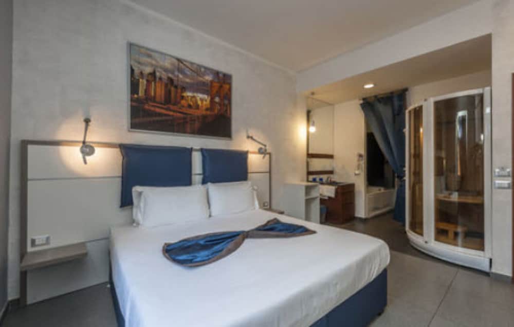 Superior Double or Twin Room photo 2