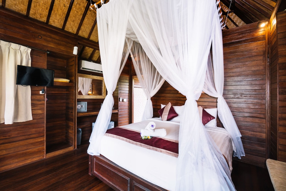 Luxury Bungalow, 1 Double Bed, Pool View photo 1