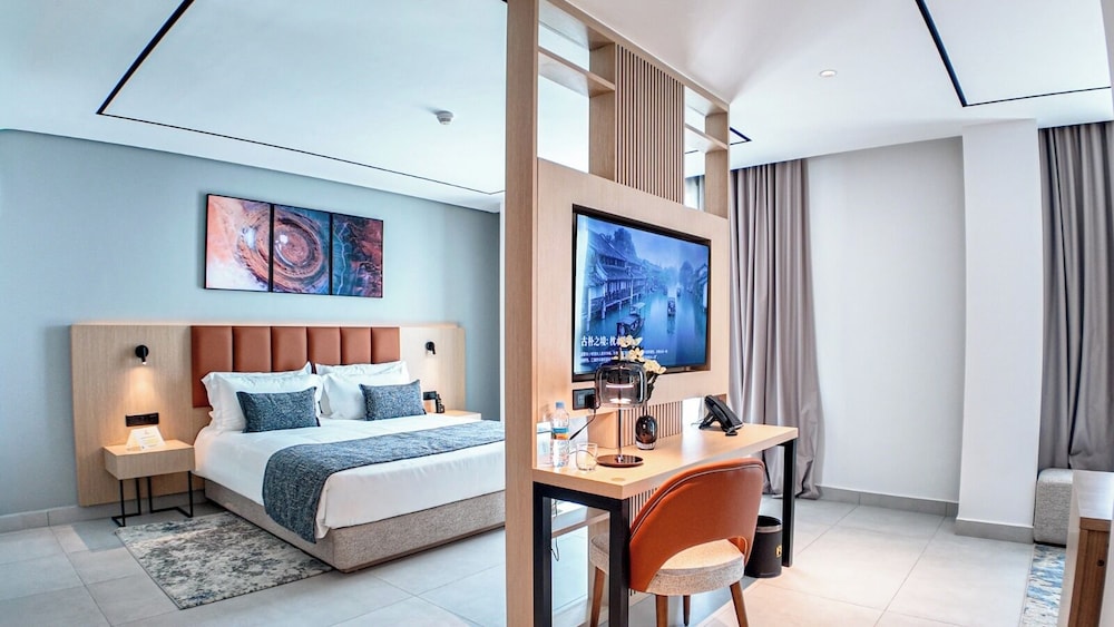 Executive Suite, City View
