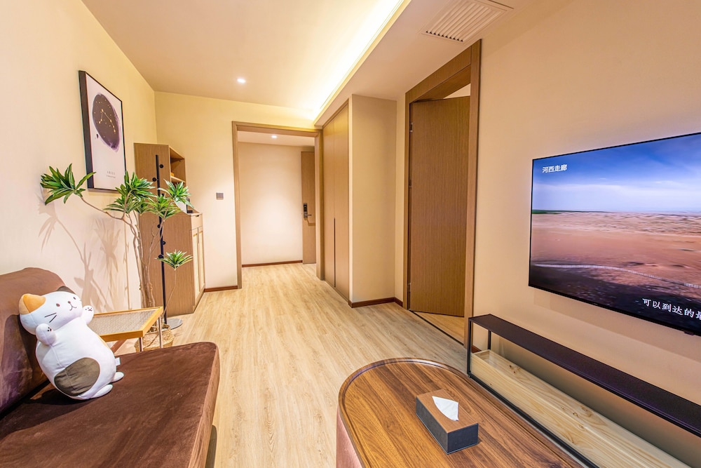Family Room photo 3