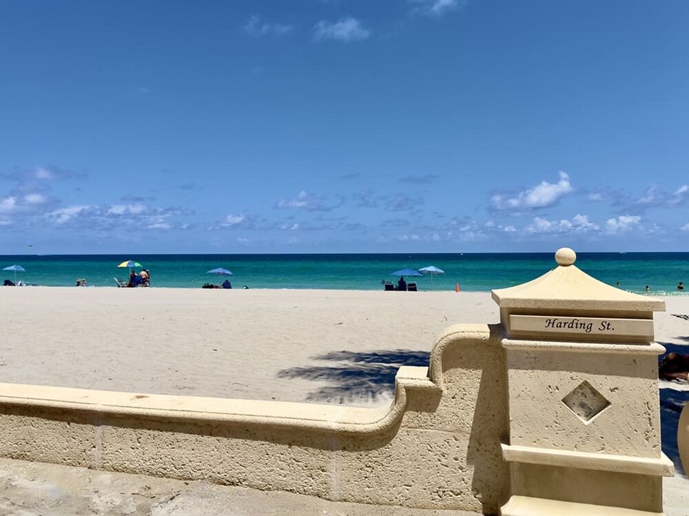 Beach Lover s Studio Apartment in Hollywood FL, Photo 8