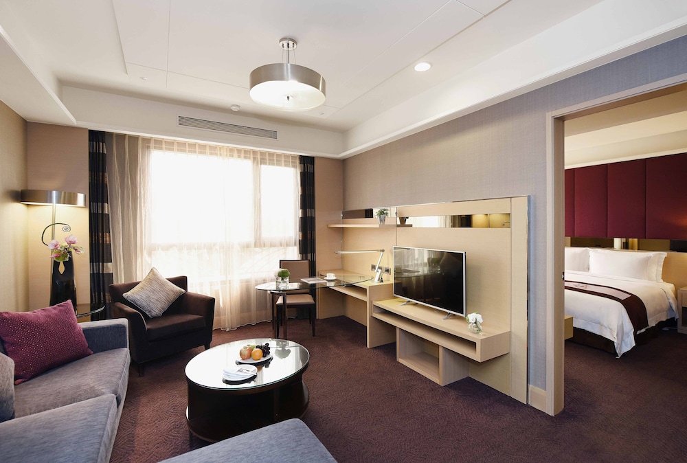 Executive Suite, 1 Double or 2 Twin Beds - Photo 1