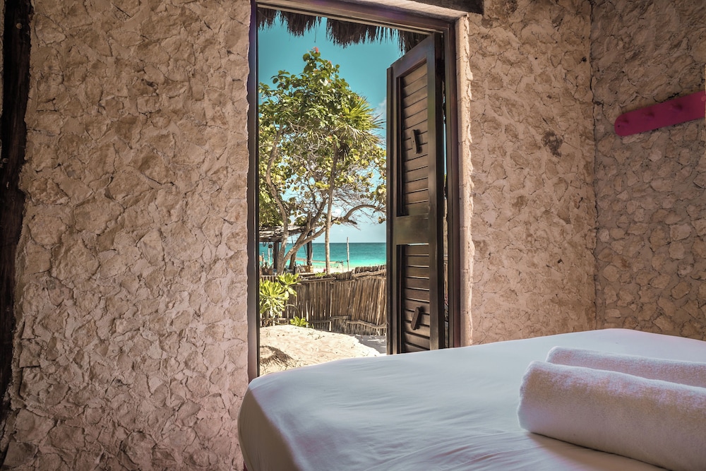 Cabin, 1 Queen Bed, Partial Sea View