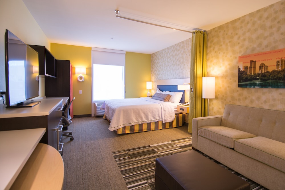Studio, 1 King Bed, Accessible, Bathtub photo 2