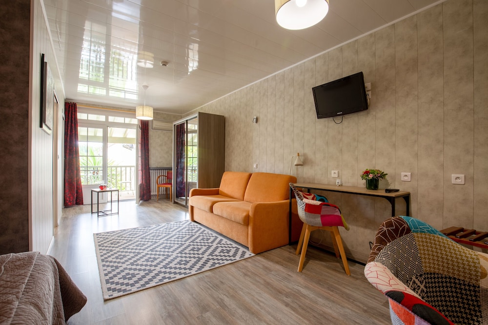 Family Room photo 1