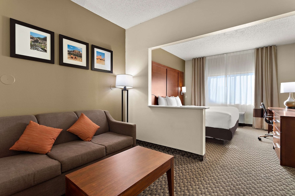 Suite, Non Smoking - Photo 1