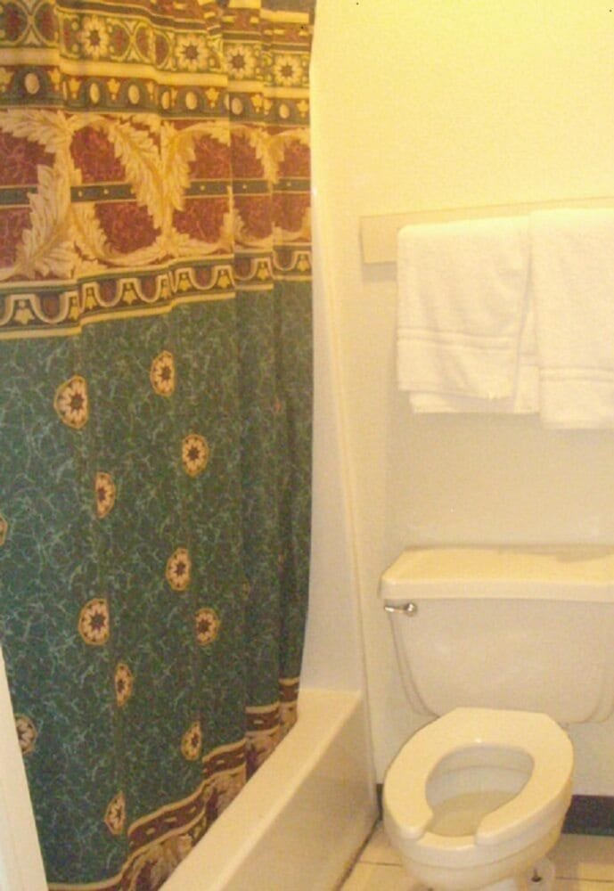 Standard Room, 2 Double Beds, Smoking photo 2