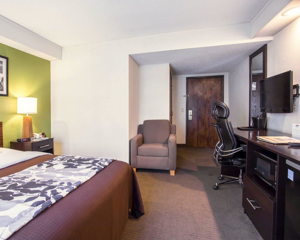 Standard Double Room, 2 Double Beds, Non Smoking - Photo 3