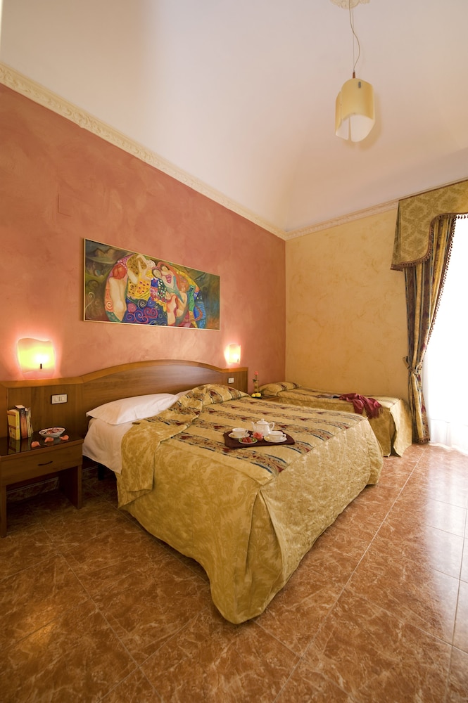 Classic Double Room - Photo 1