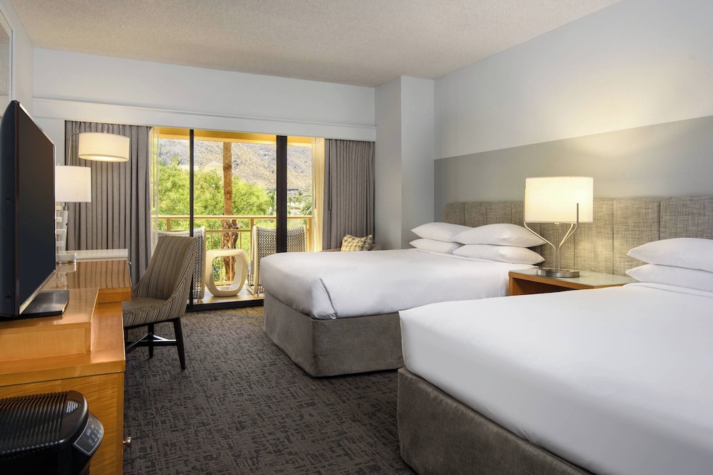 Room, 2 Queen Beds, Pool View (Mobility/Hearing Accessible, Tub) - Photo 2