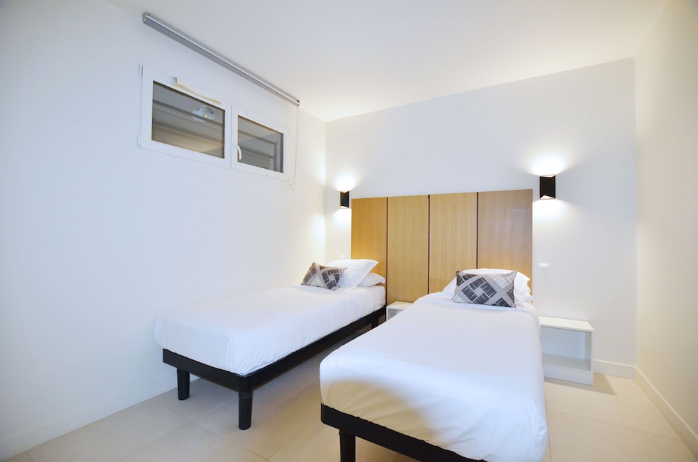 Standard Suite - Photo 8