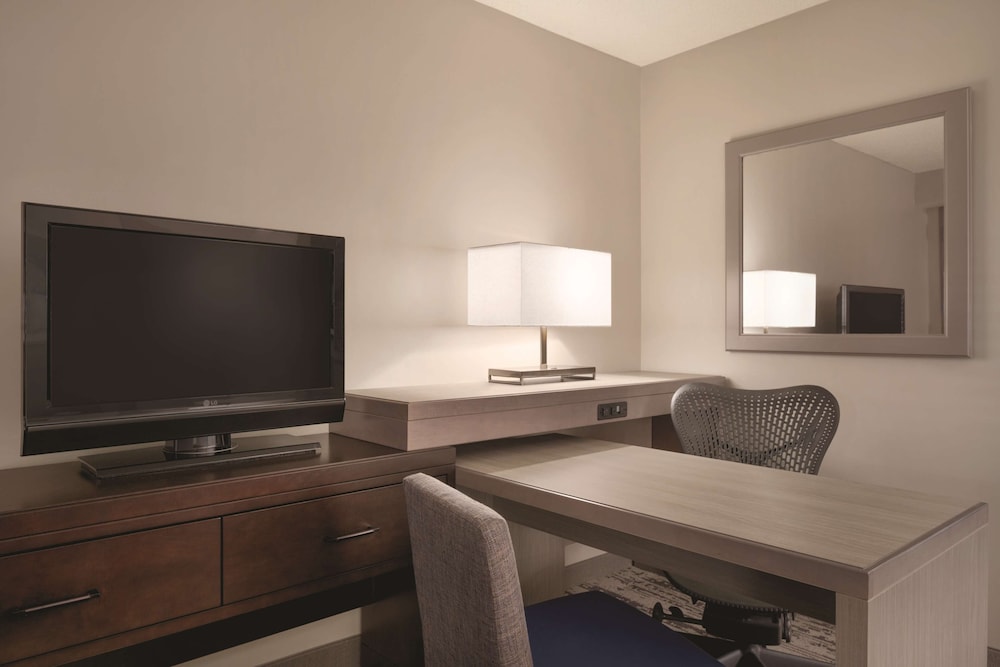 Suite One King Bed - Photo 2