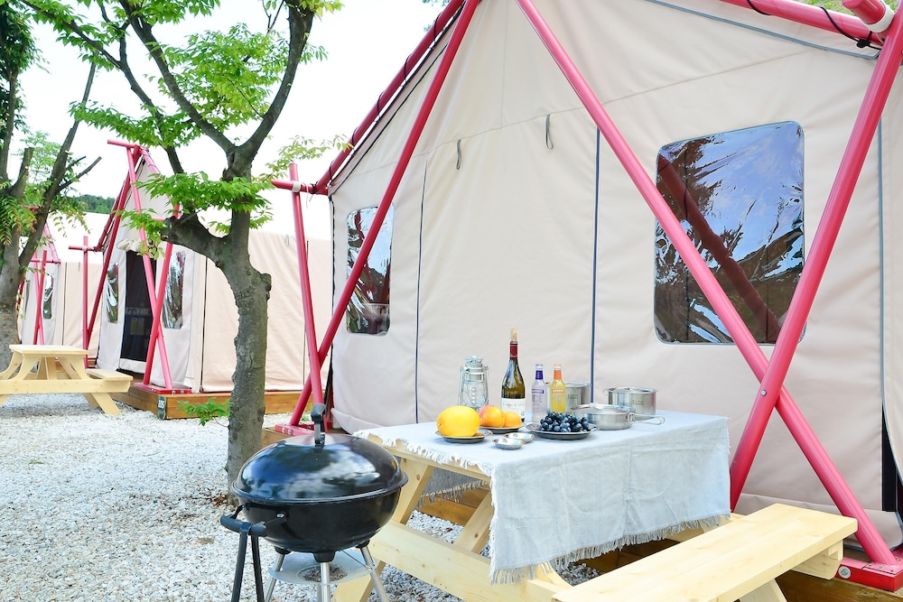 Basic Room, 1 Bedroom (Glamping (Random)) photo 2