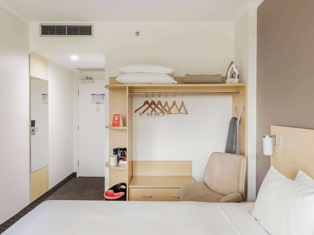 Standard Room, 1 Queen Bed - Photo 5